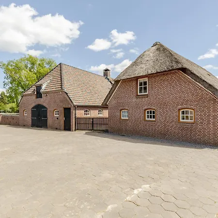 Villa *